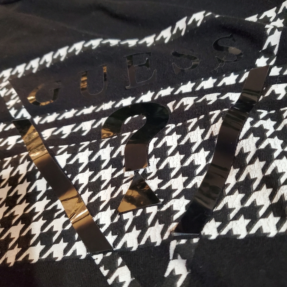GUESS Men's Black & White Short Sleeve T-Shirt size M - Picture 9 of 11